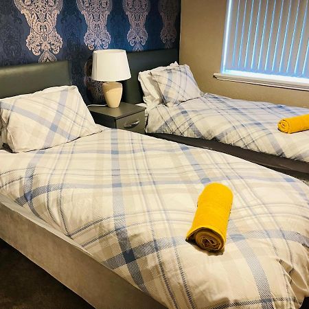 3 Bedroom Holiday House,Close To M6-Express Way To Centre Birmingham Zewnętrze zdjęcie