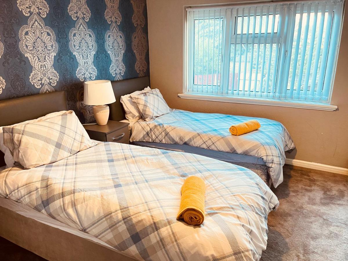 3 Bedroom Holiday House,Close To M6-Express Way To Centre Birmingham Zewnętrze zdjęcie